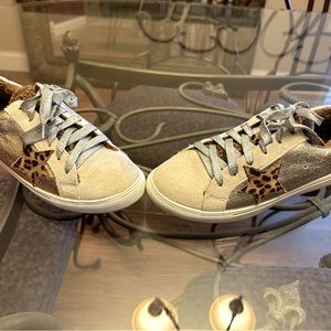 Nature Breeze Ladies Star Tennis Shoes